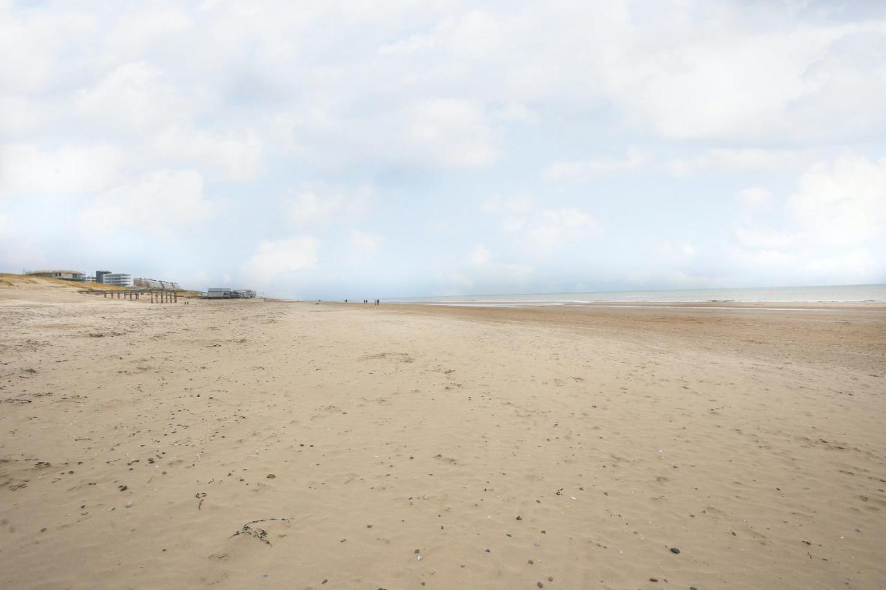 DE TRINTEL op 1e verdieping met ruim terras en zeezicht Egmond aan Zee Buitenkant foto